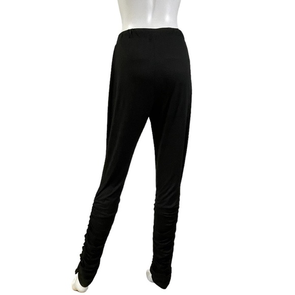 Women’s Black Ruched Legging
New - Picture 7 of 10